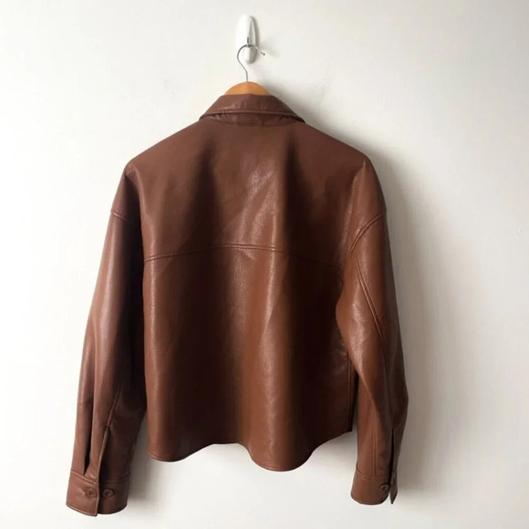 Aritzia Babaton Pelli Relaxed Vegan Leather Hip Shirt Jacket Brown Size Medium - Picture 8 of 10